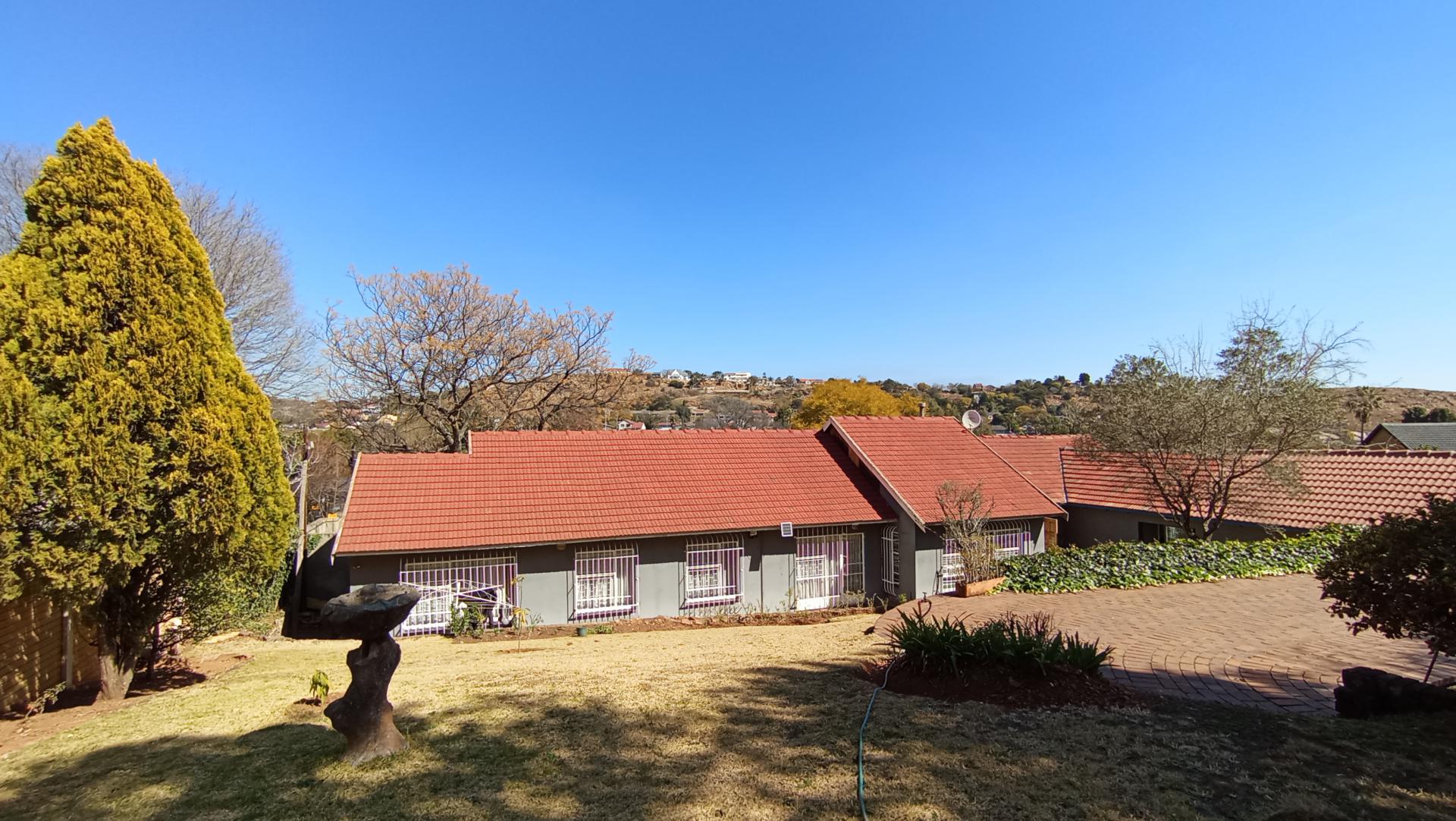 Backyard of property in Quellerina