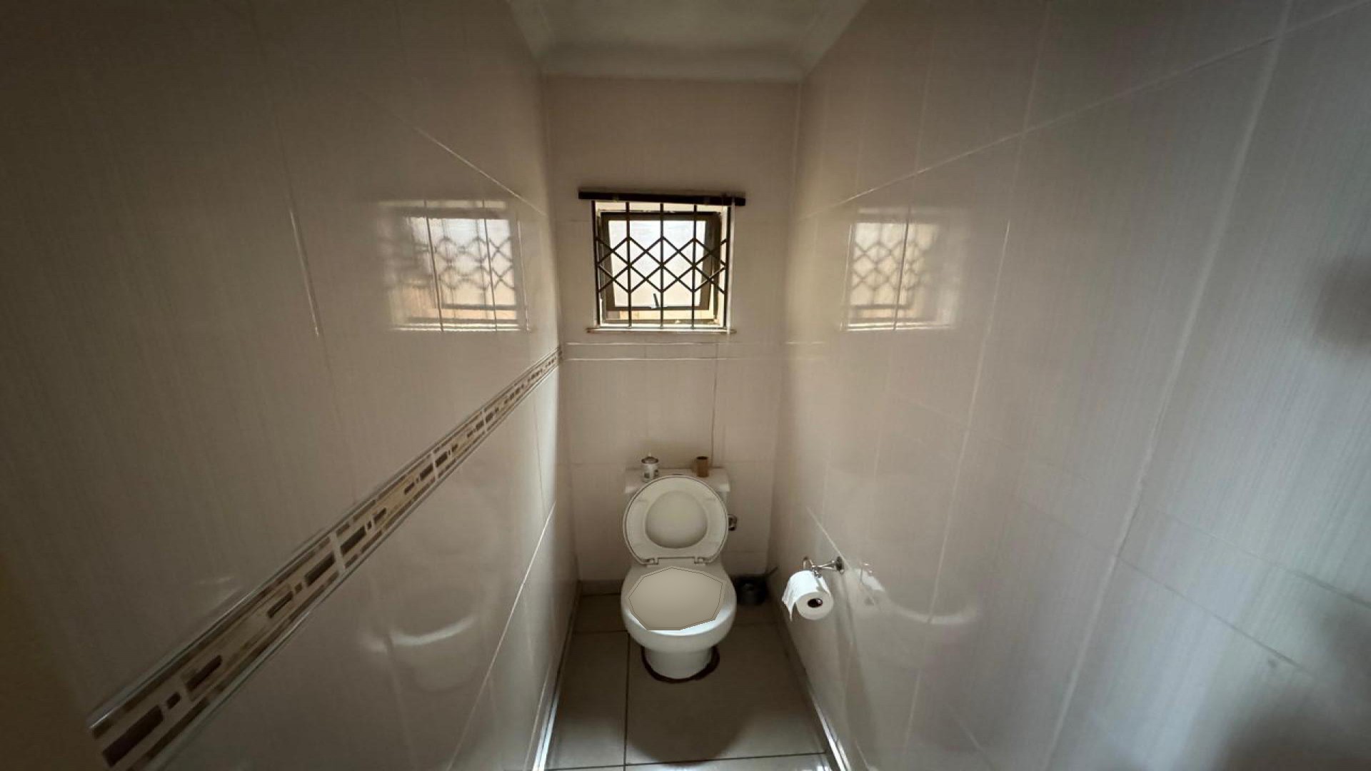 Bathroom 1 of property in Protea North
