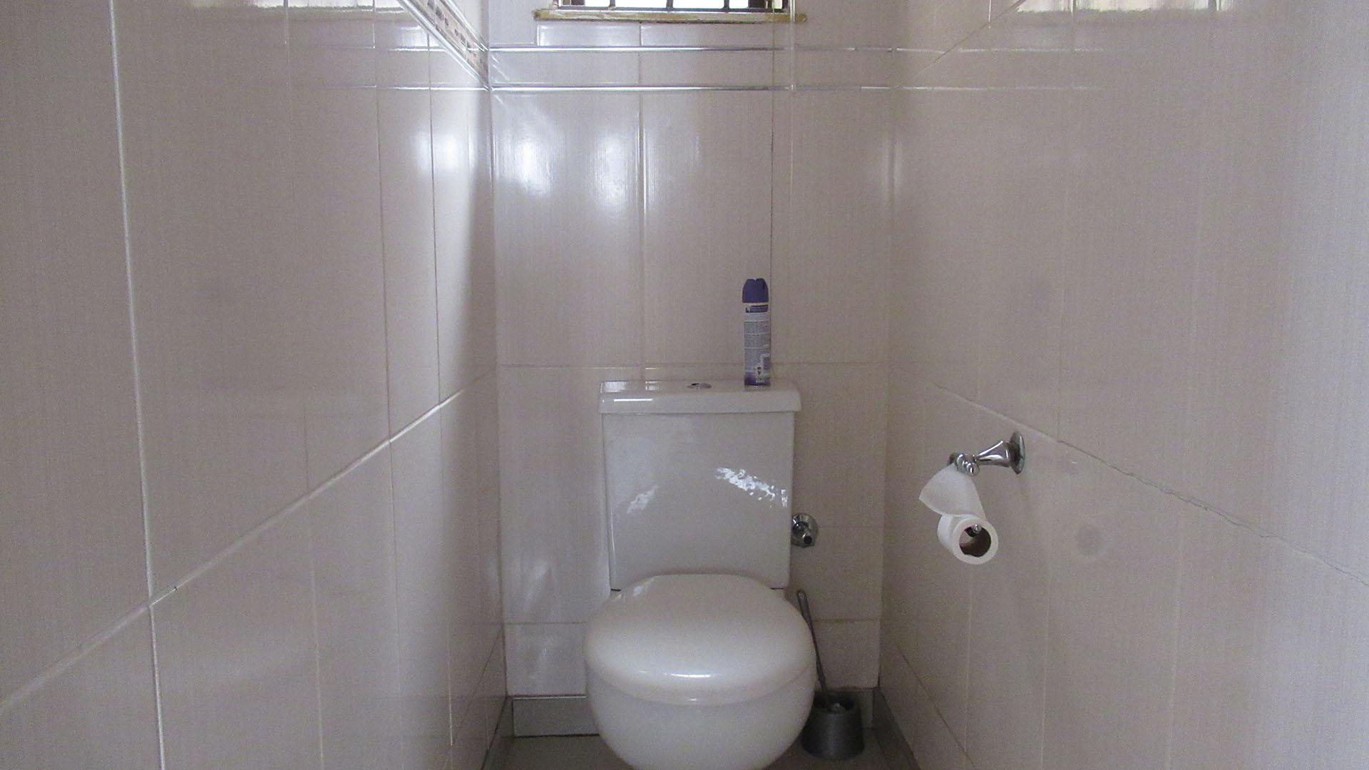 Guest Toilet - 2 square meters of property in Protea North