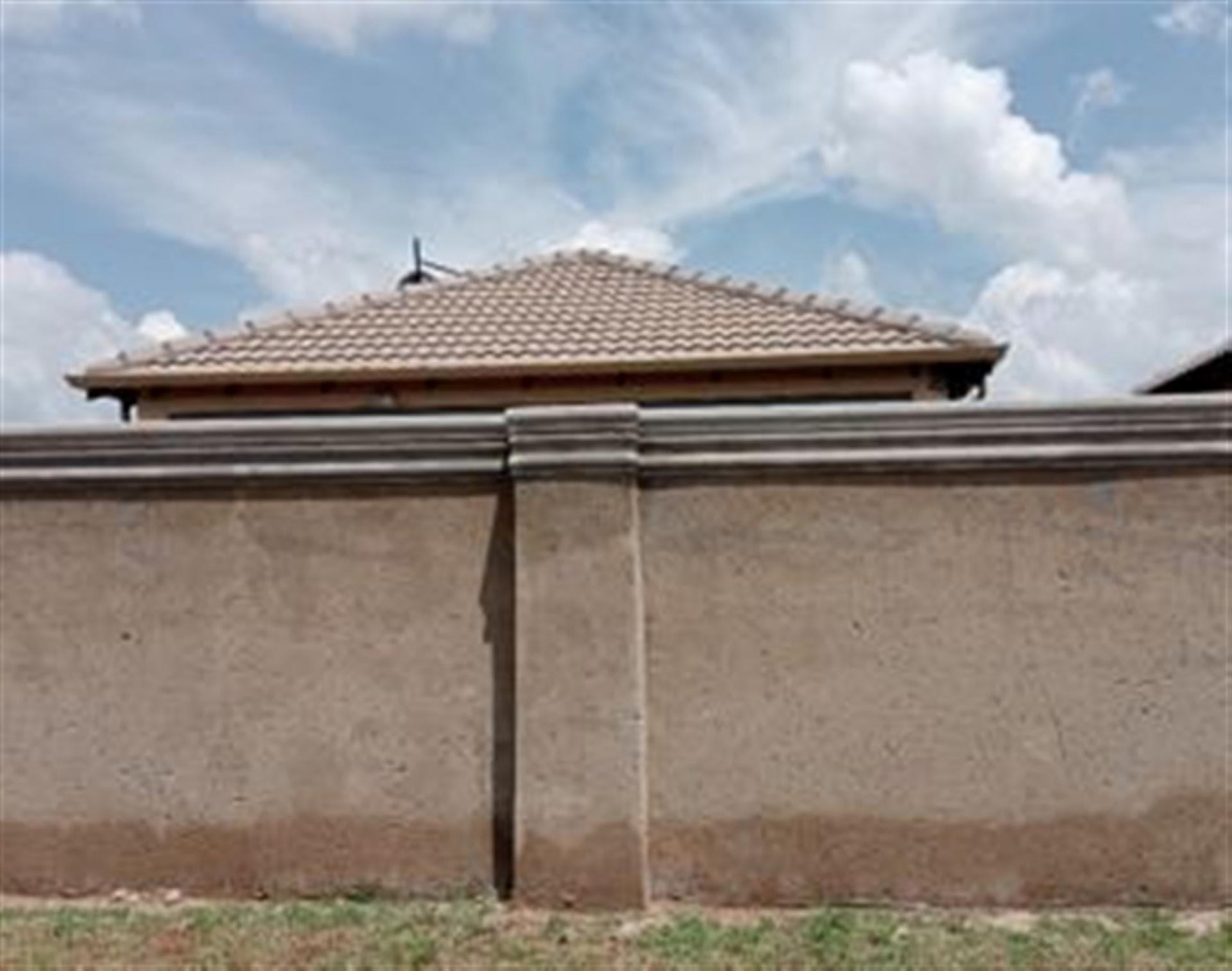 Front View of property in Crystal Park