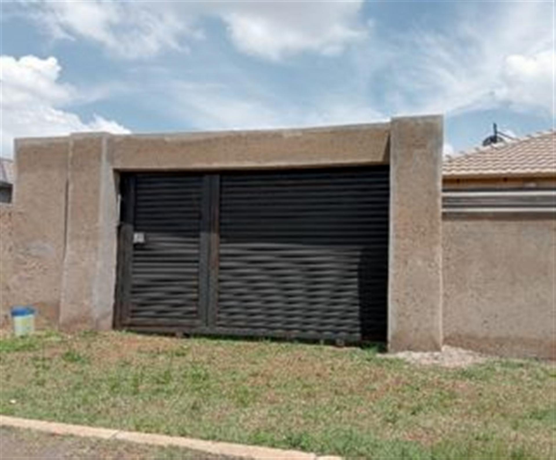 Front View of property in Crystal Park