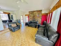 Lounges - 39 square meters of property in Brackenhurst