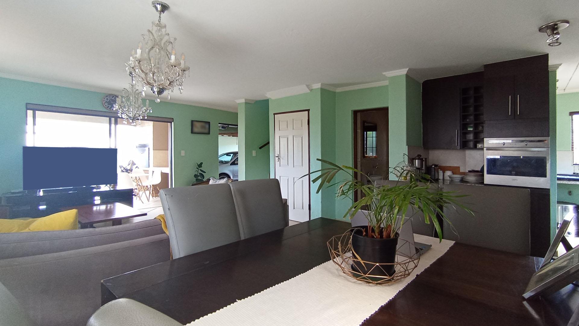 Dining Room - 7 square meters of property in Raslouw