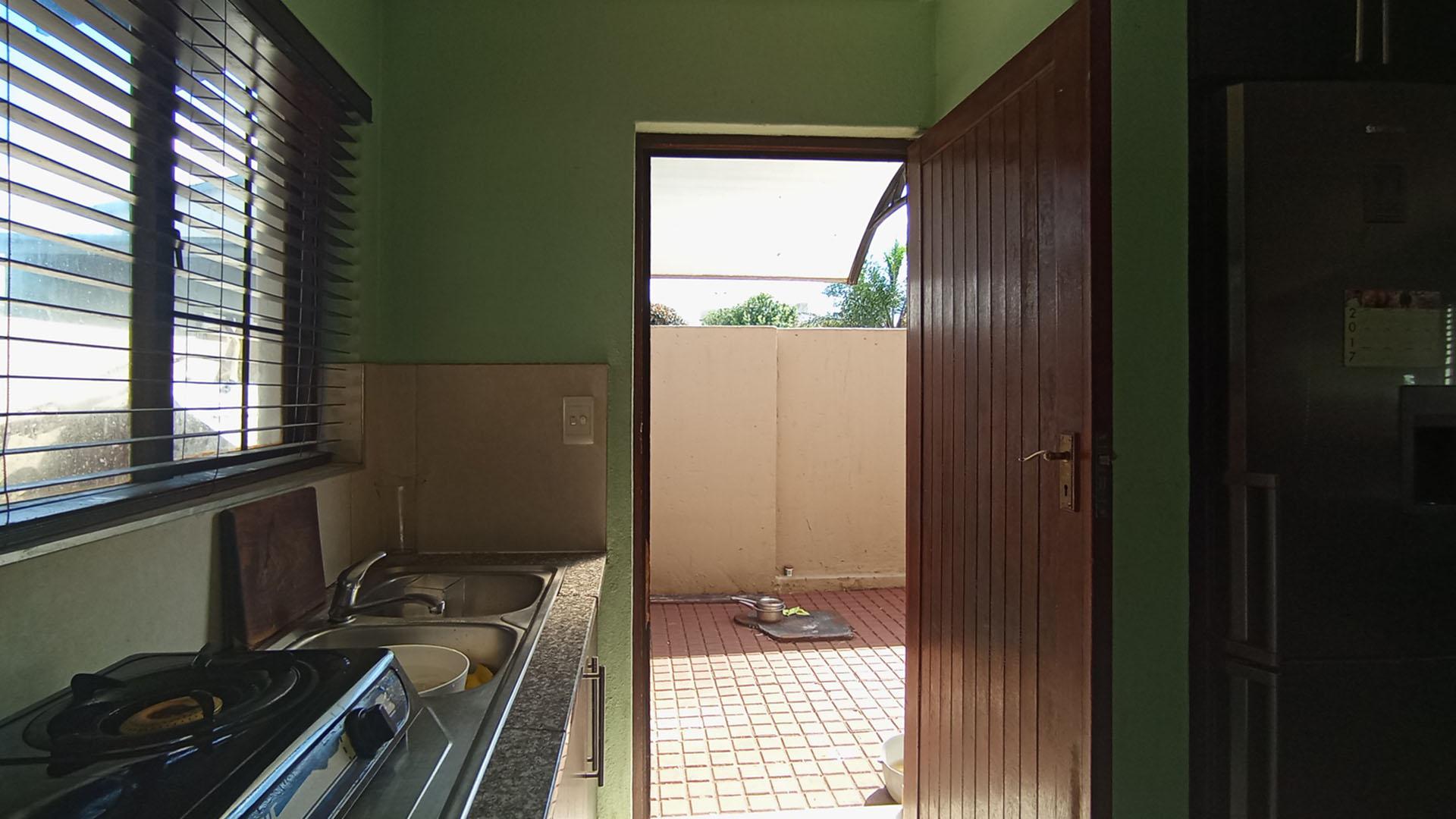 Scullery - 6 square meters of property in Raslouw