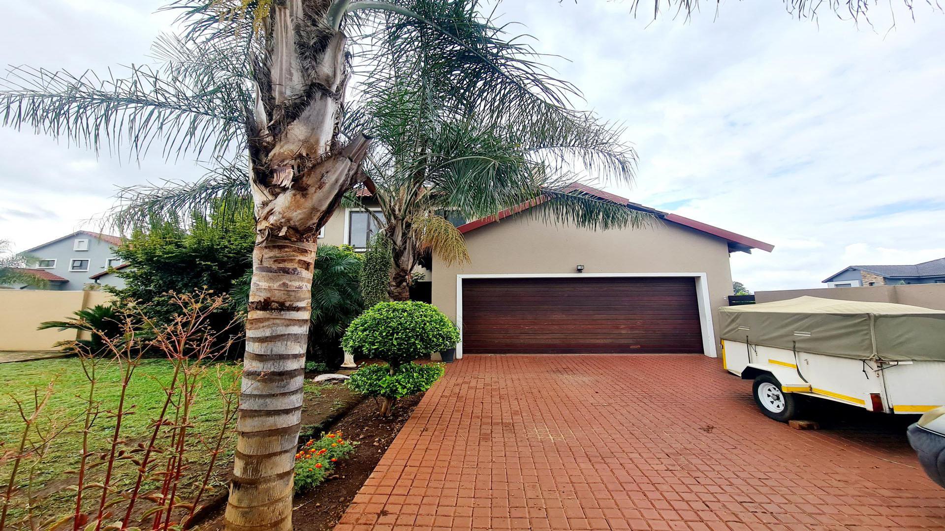 Front View of property in Raslouw