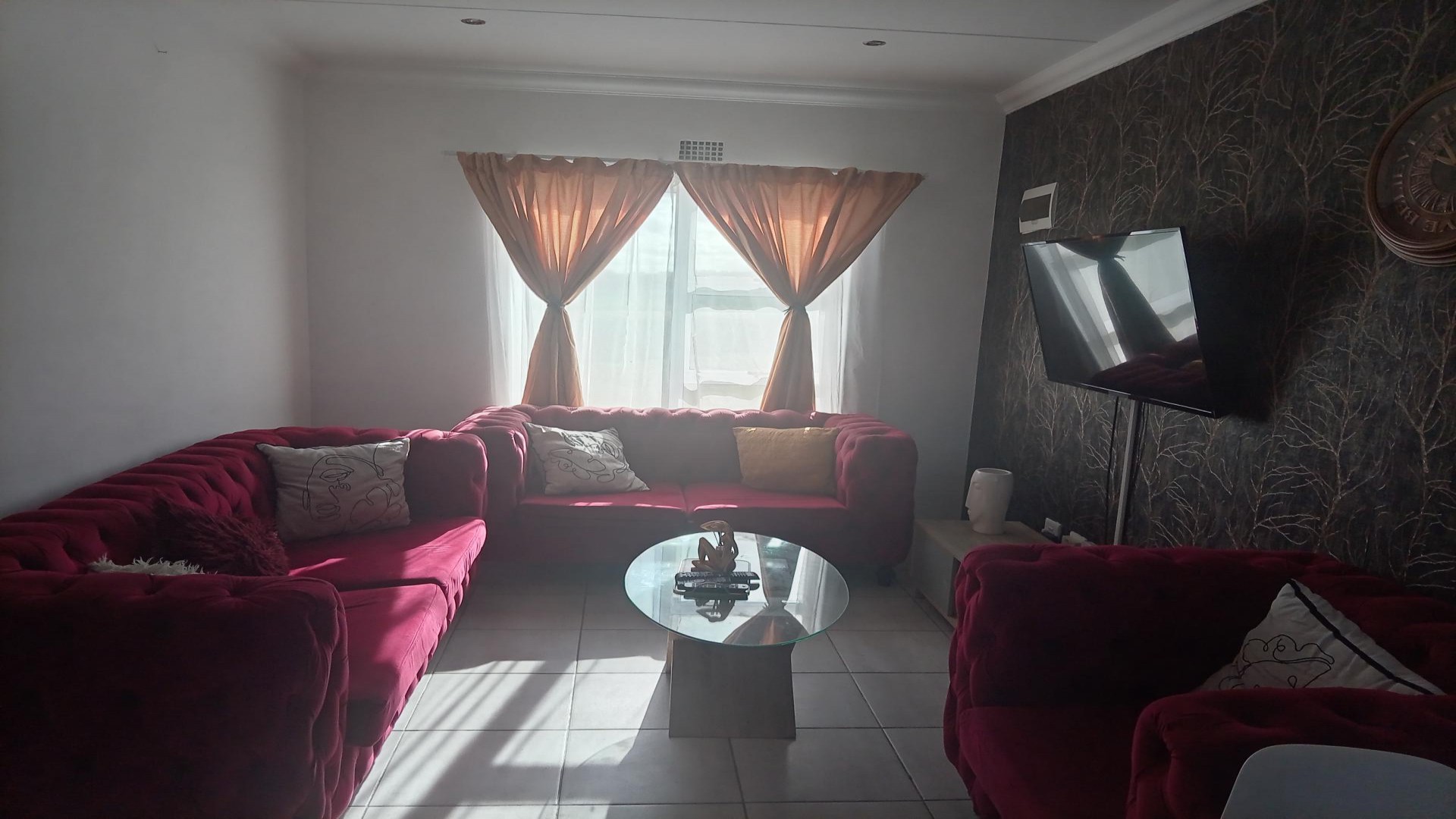 Lounges of property in Hagley