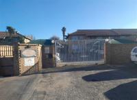 Front View of property in Kenleaf