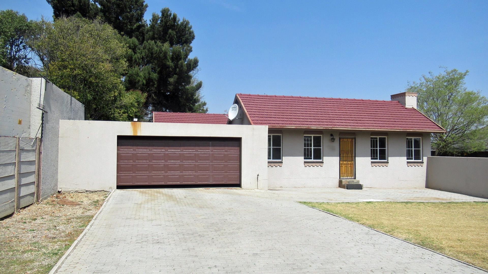 Front View of property in Brackenhurst