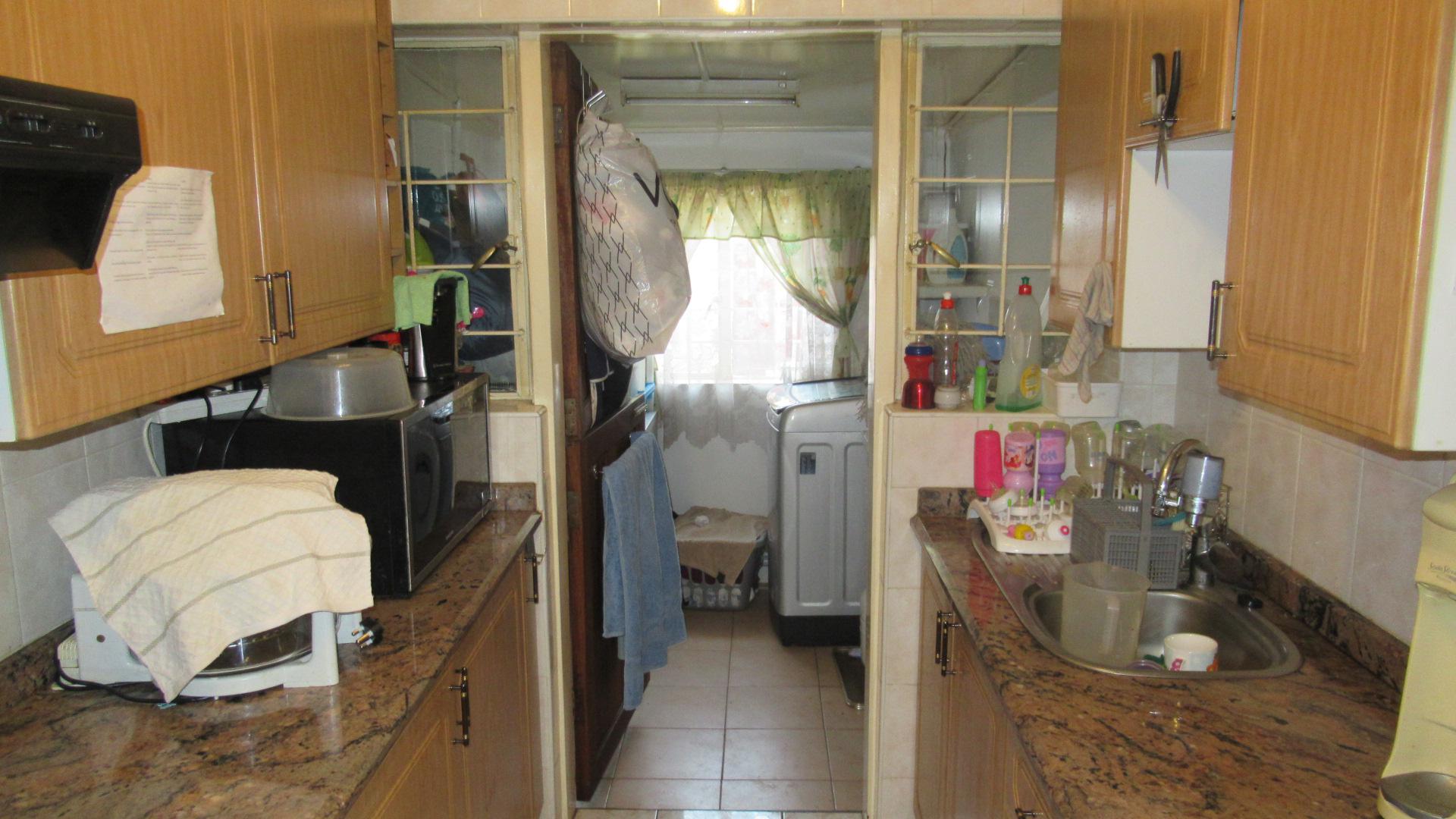 Kitchen - 9 square meters of property in Windsor East