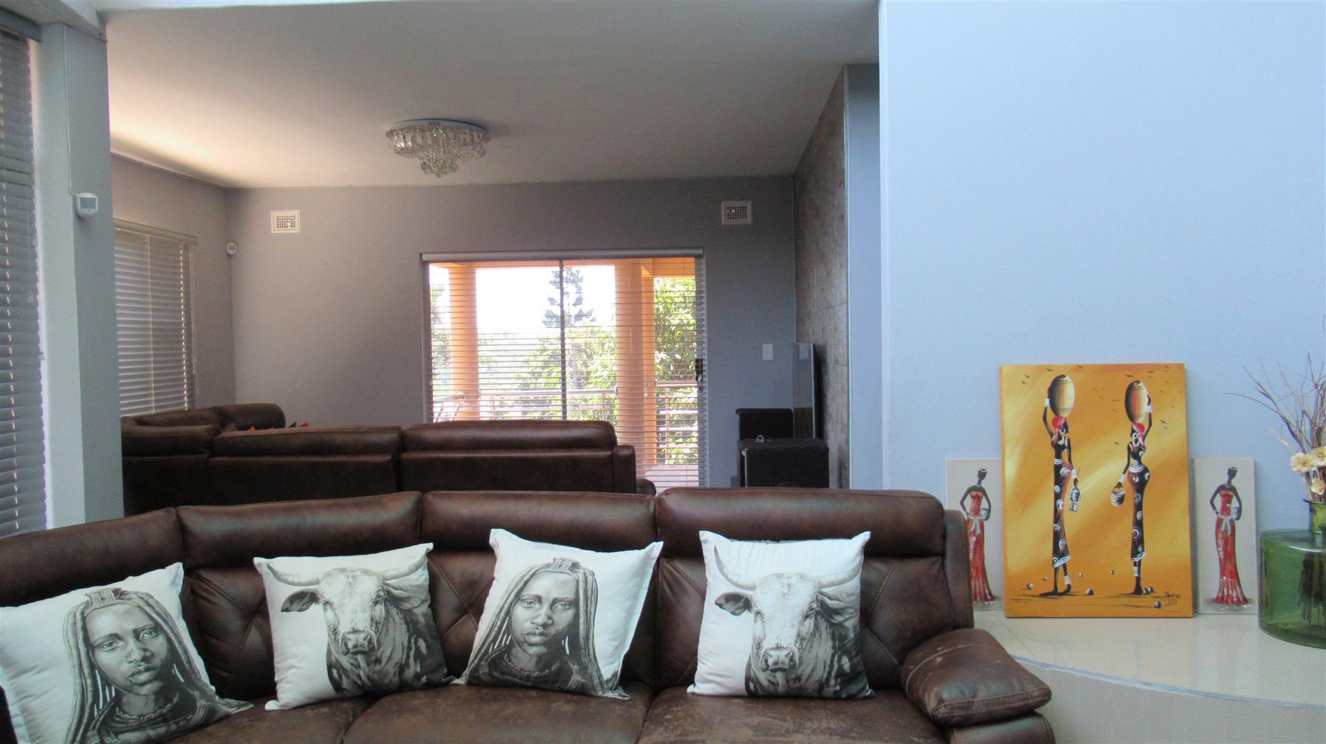 Lounges - 24 square meters of property in Reservoir Hills KZN