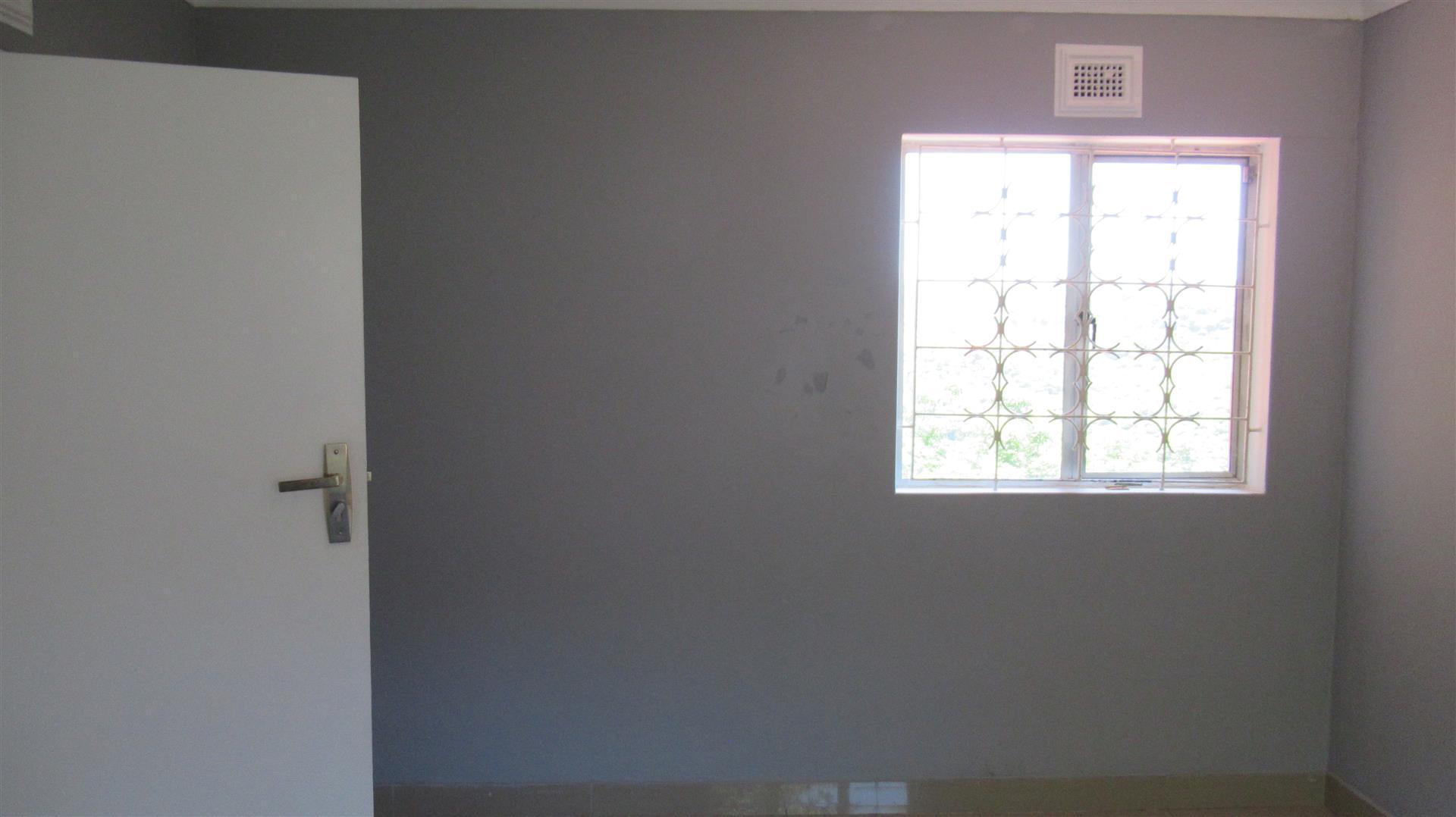 Bed Room 2 - 17 square meters of property in Reservoir Hills KZN