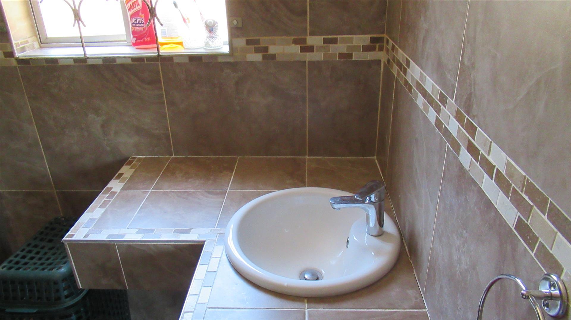 Bathroom 2 - 7 square meters of property in Reservoir Hills KZN