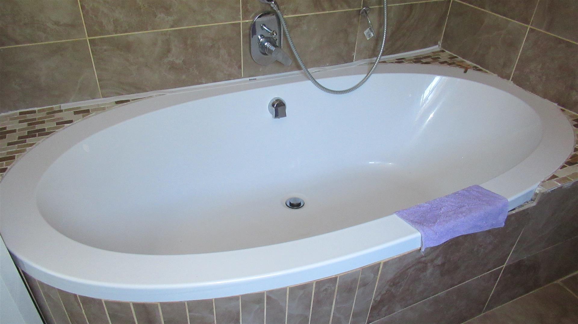 Bathroom 2 - 7 square meters of property in Reservoir Hills KZN