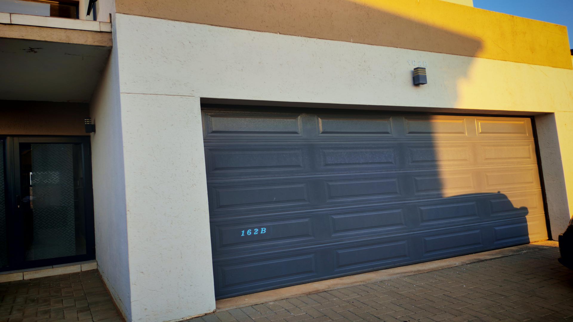 Garage of property in Derdepoortpark