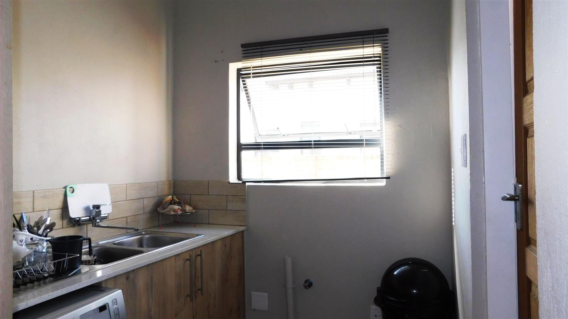 Scullery - 6 square meters of property in Derdepoortpark