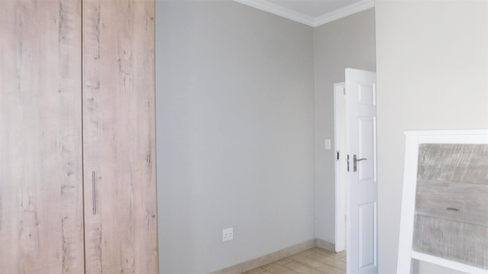 Bed Room 1 - 15 square meters of property in Derdepoortpark