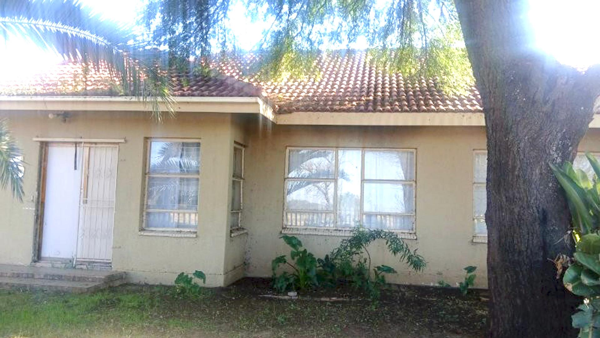 Front View of property in Riebeeckstad
