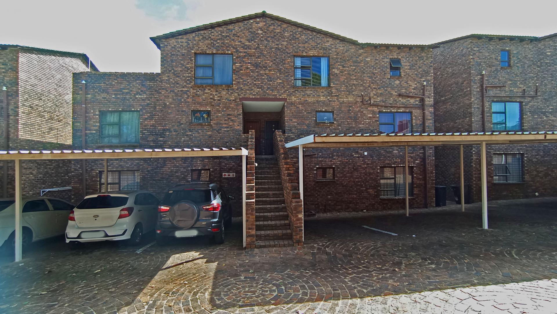 Front View of property in Noordhang