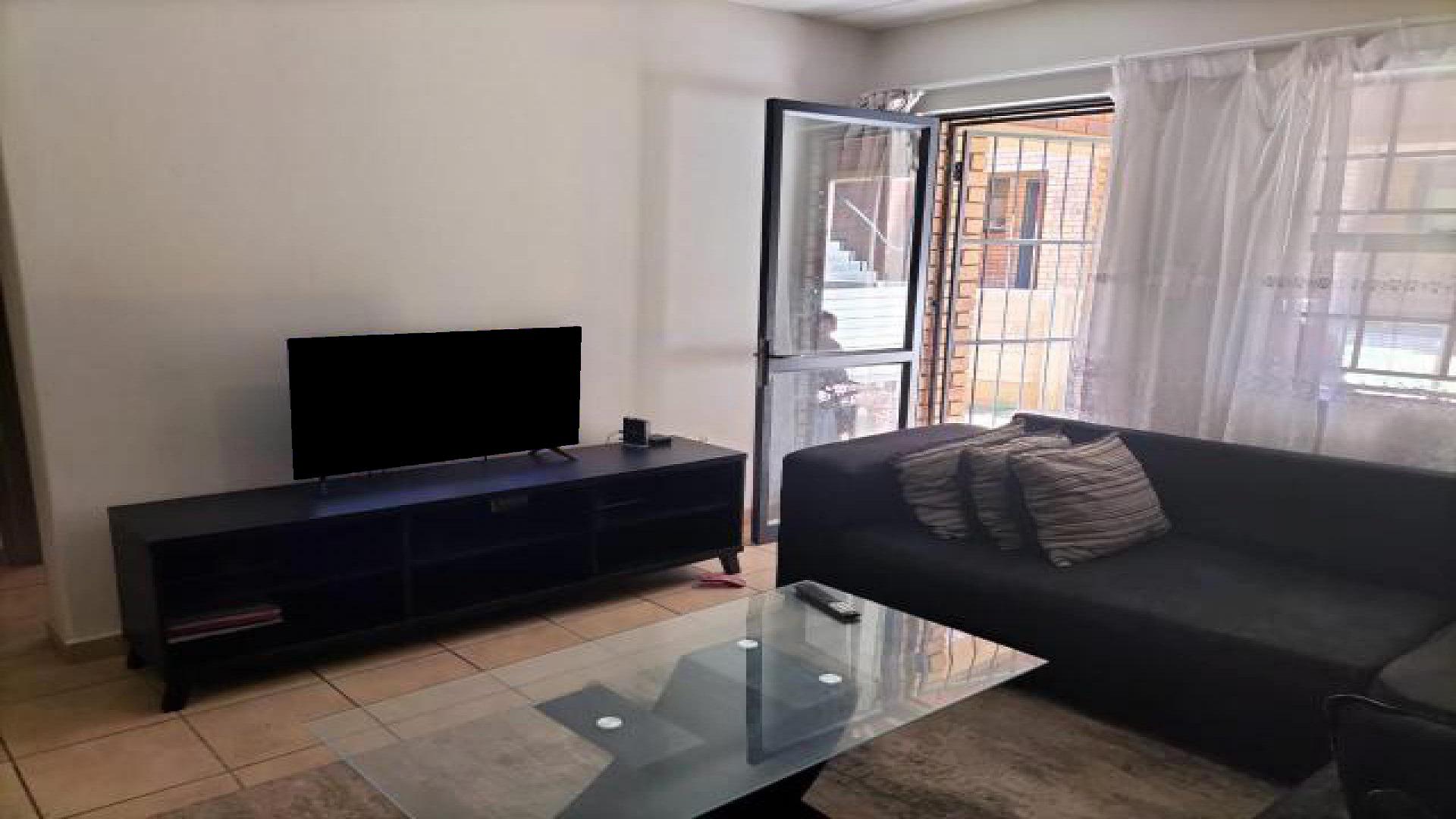 Lounges of property in Olifantsvlei 327-Iq