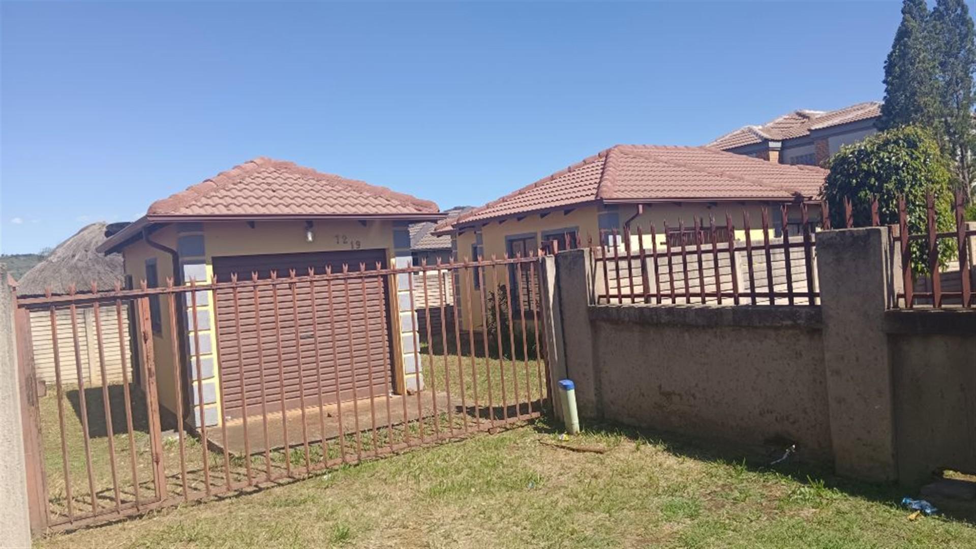 Front View of property in Lotus Gardens