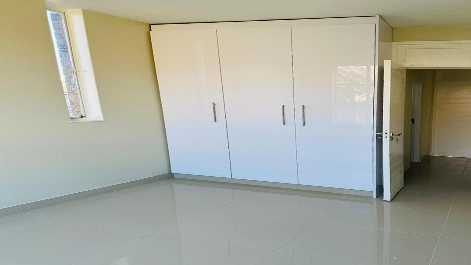 Bed Room 1 - 12 square meters of property in Windermere