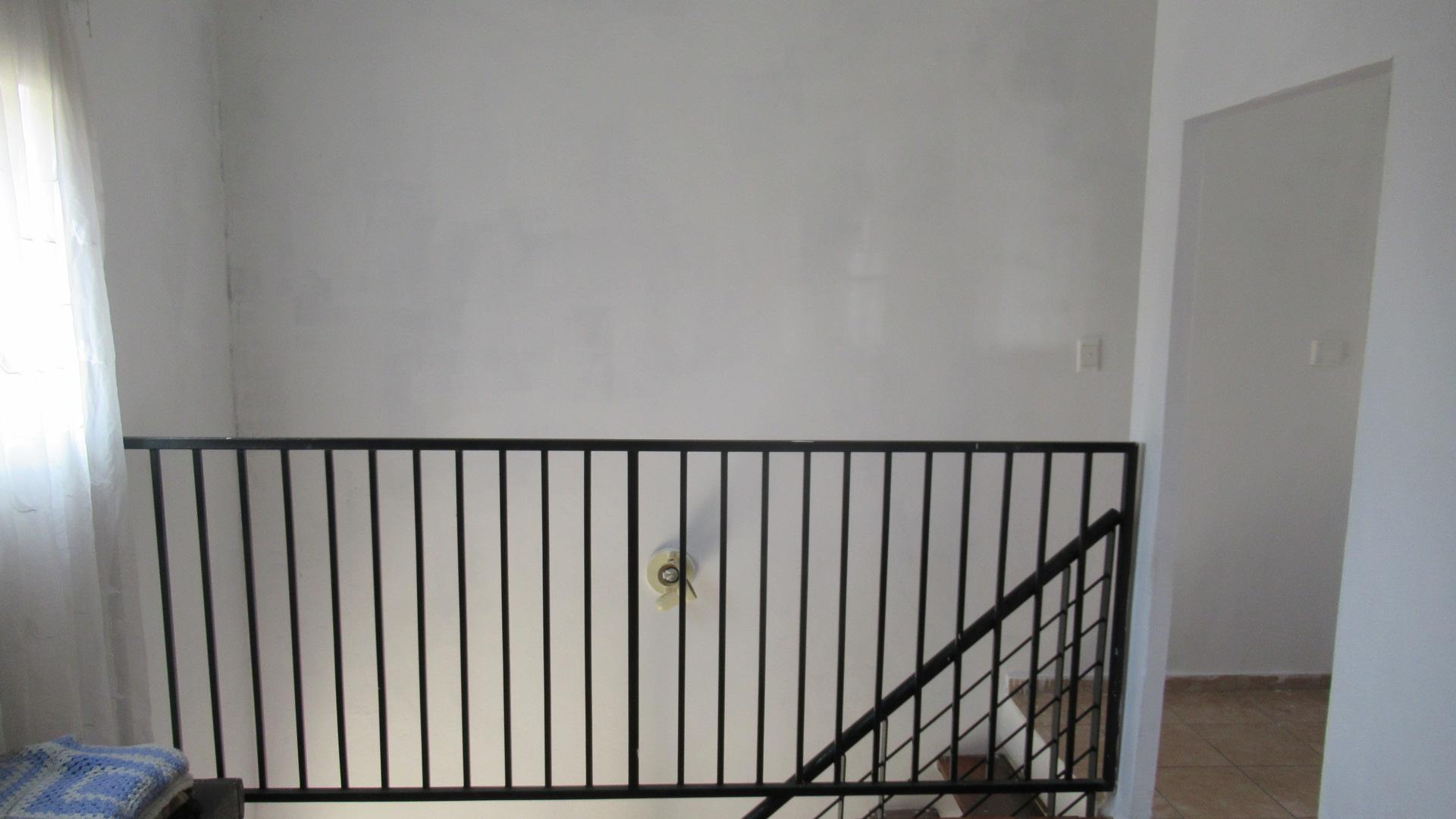 Bed Room 2 - 17 square meters of property in Wilgeheuwel 