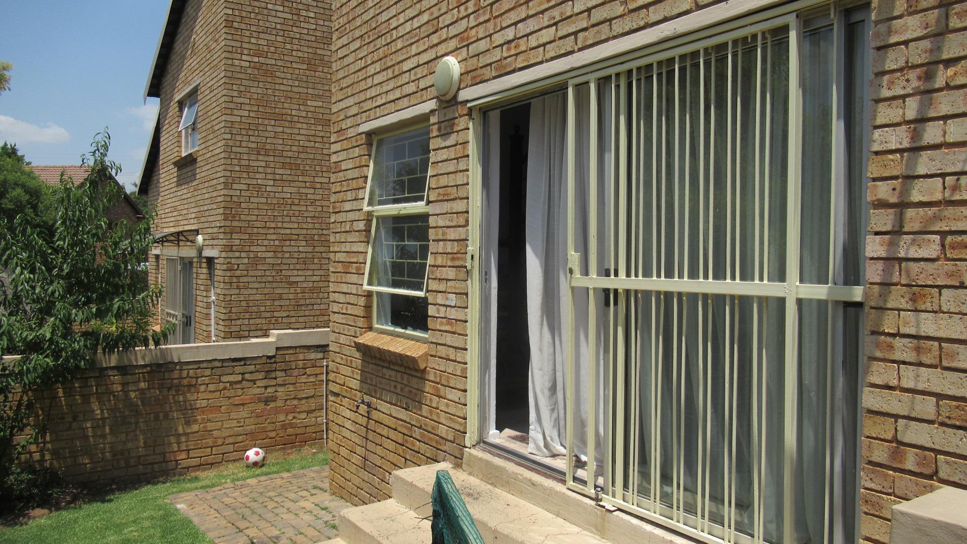 Front View of property in Wilgeheuwel 