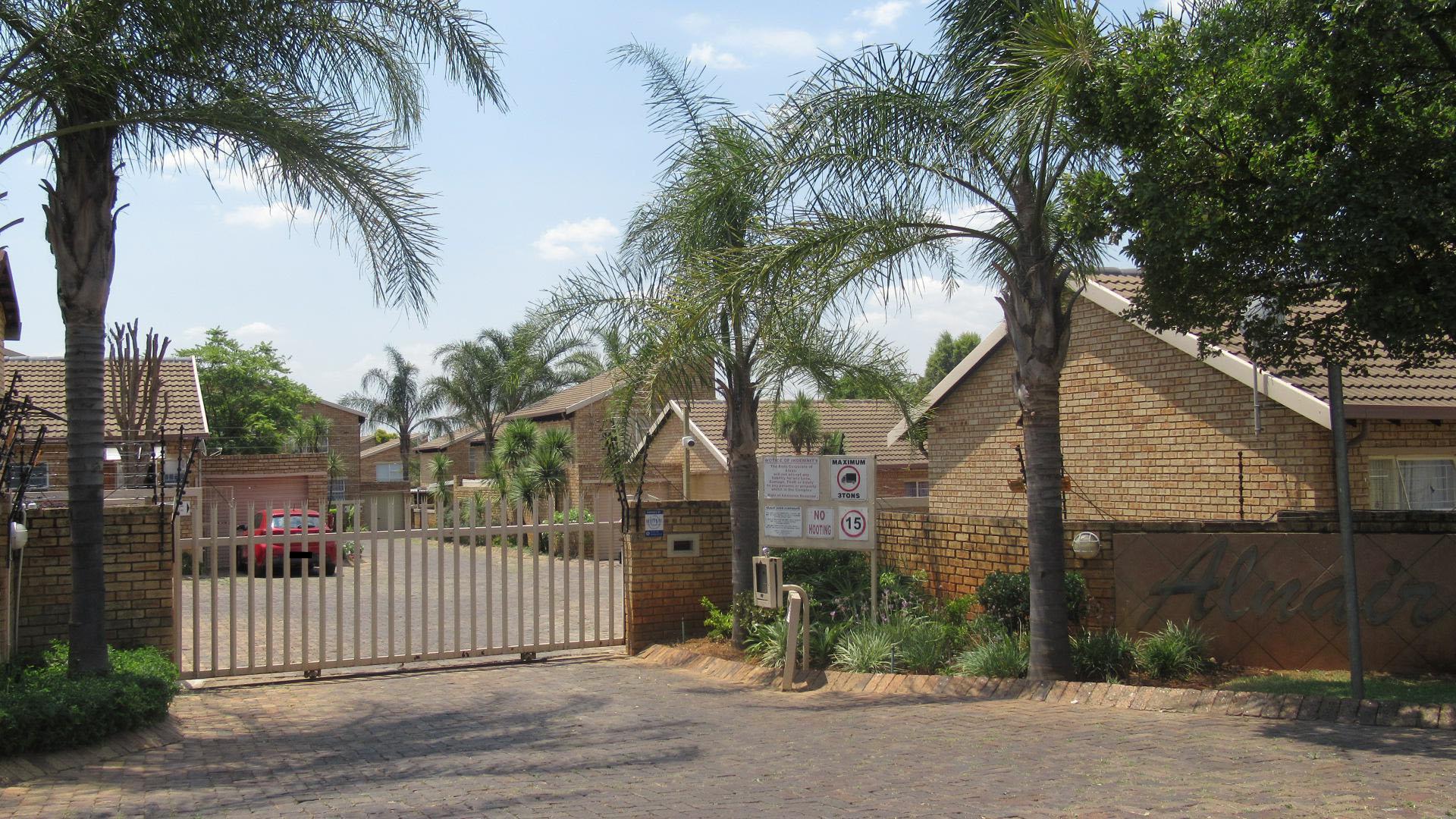 Front View of property in Wilgeheuwel 