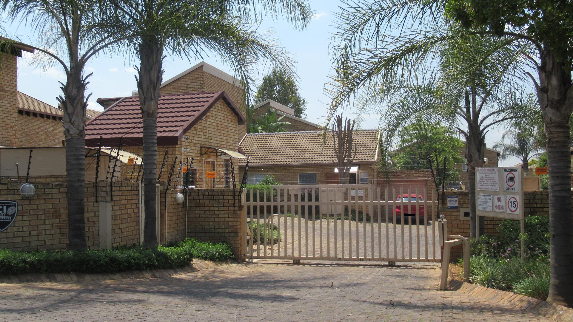 Front View of property in Wilgeheuwel 