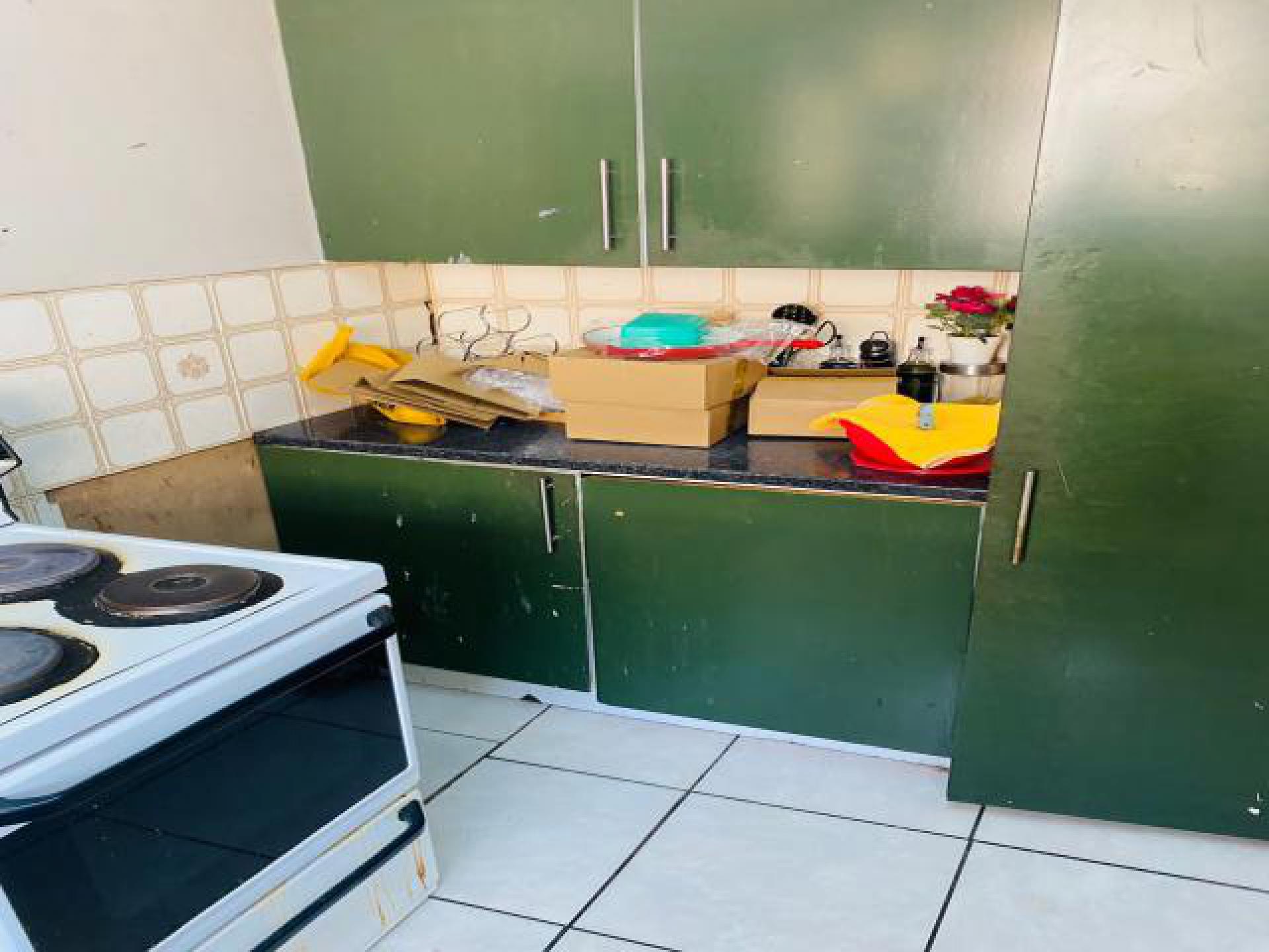 Kitchen of property in Sunnyside