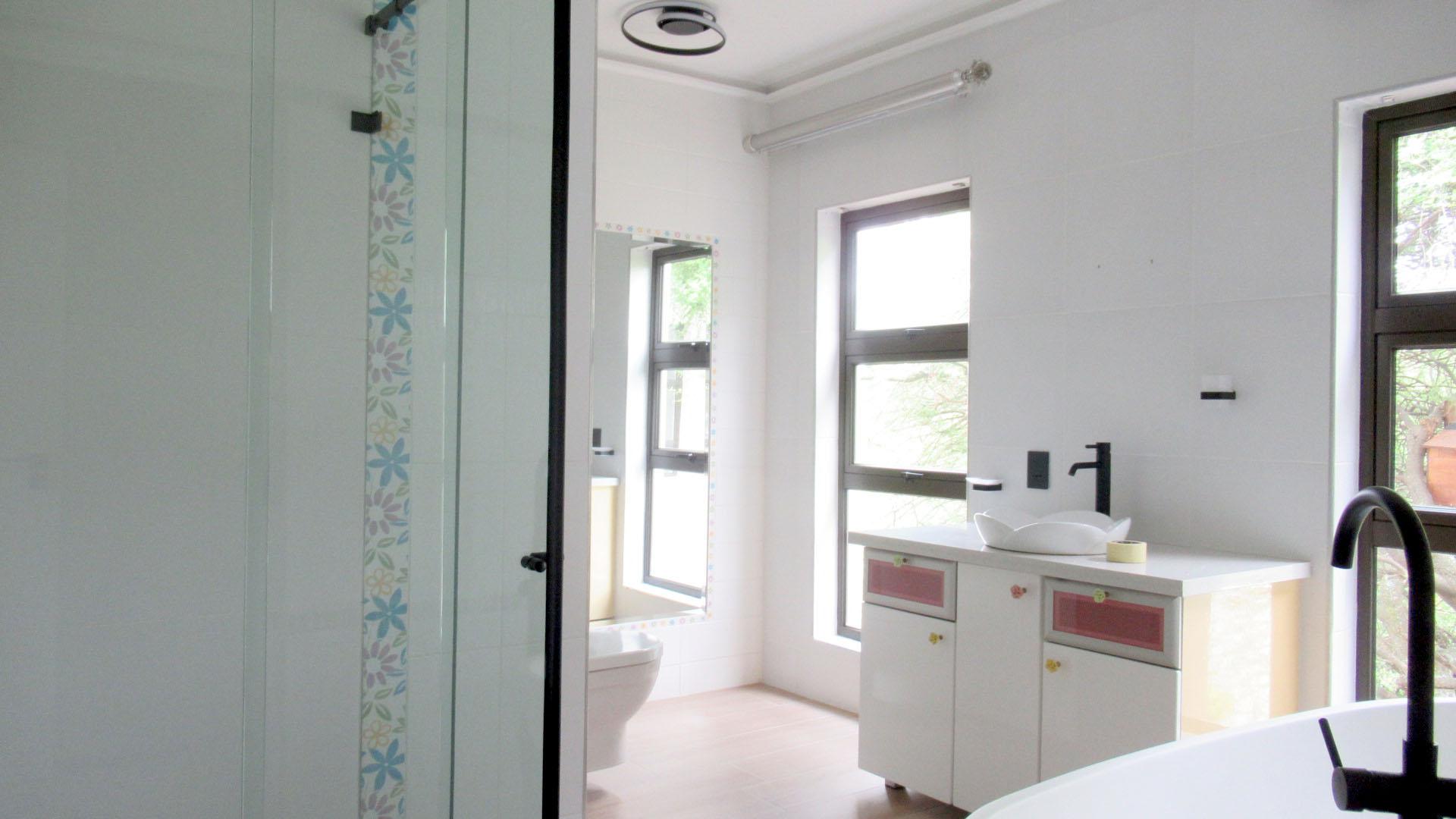 Bathroom 3+ of property in Bitterfontein