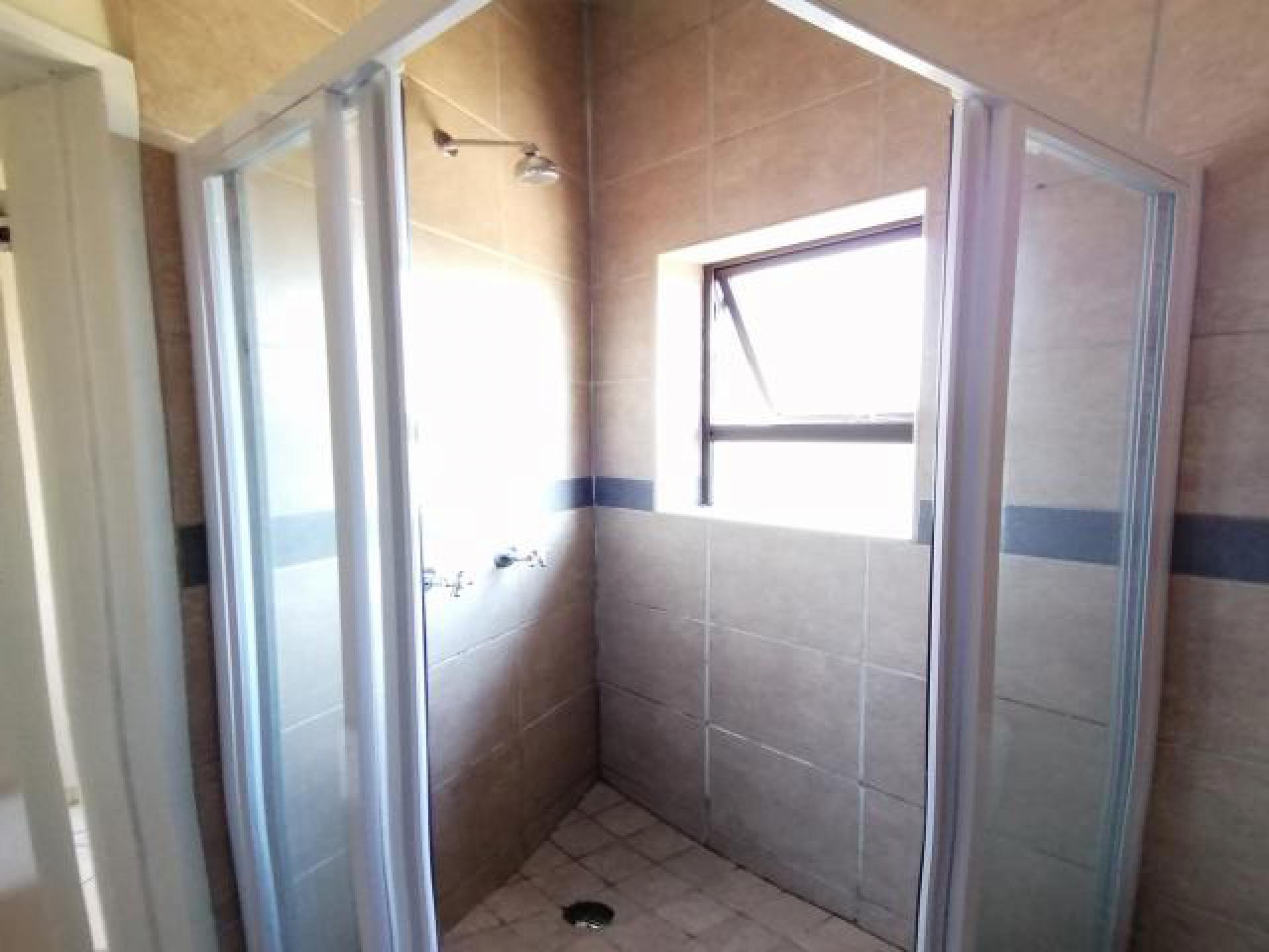 Bathroom 1 of property in Lephalale (Ellisras)