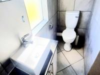 Bathroom 1 - 6 square meters of property in Albertsdal