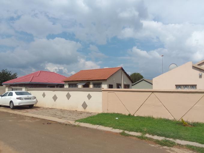 2 Bedroom House for Sale For Sale in Vosloorus - MR546871