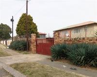 Front View of property in Lindbergh Park