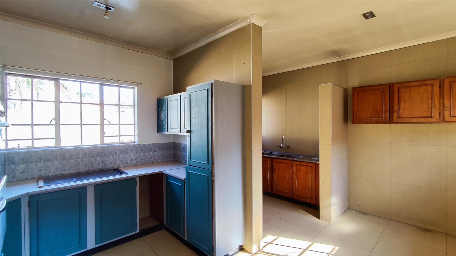 Kitchen - 12 square meters of property in Glen Marais