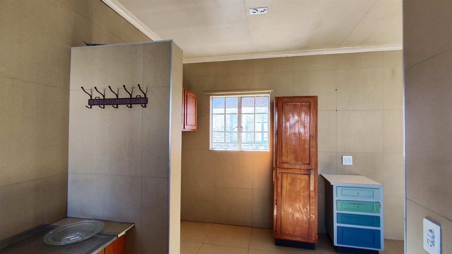 Scullery - 9 square meters of property in Glen Marais