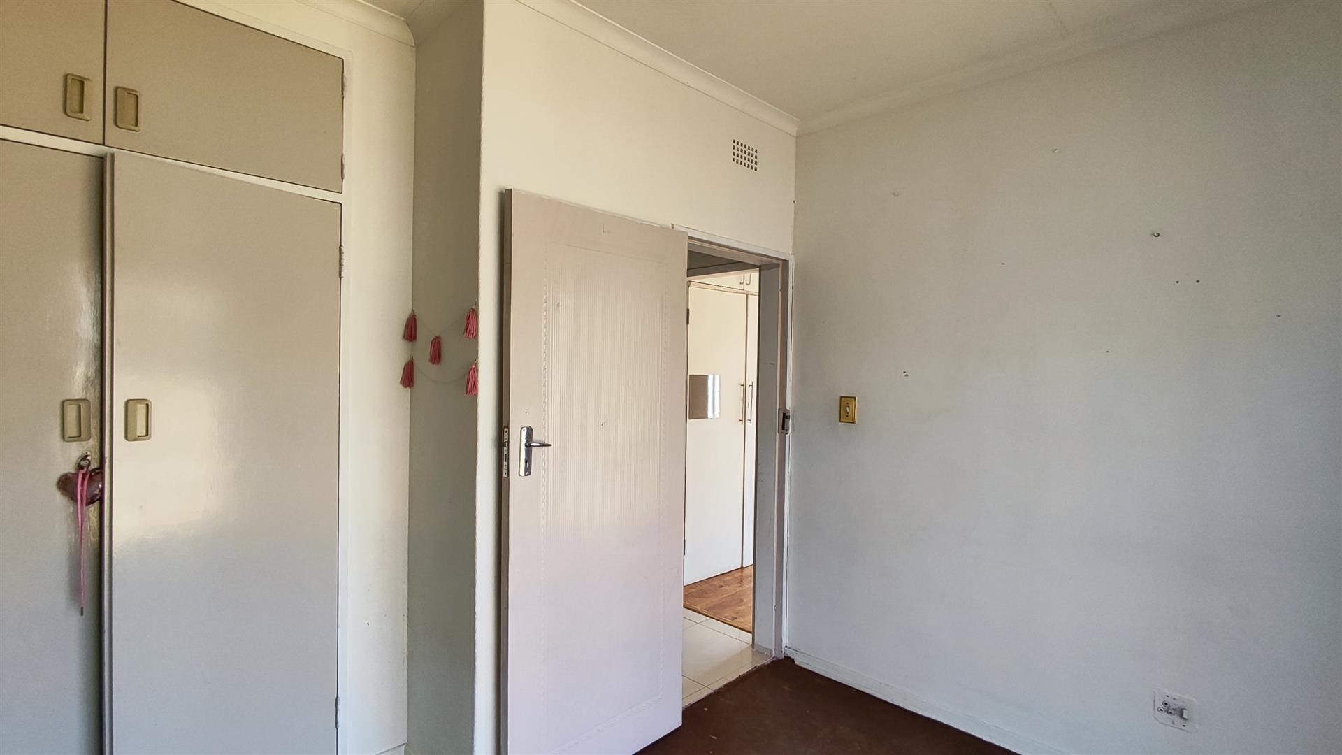 Bed Room 3 - 11 square meters of property in Glen Marais