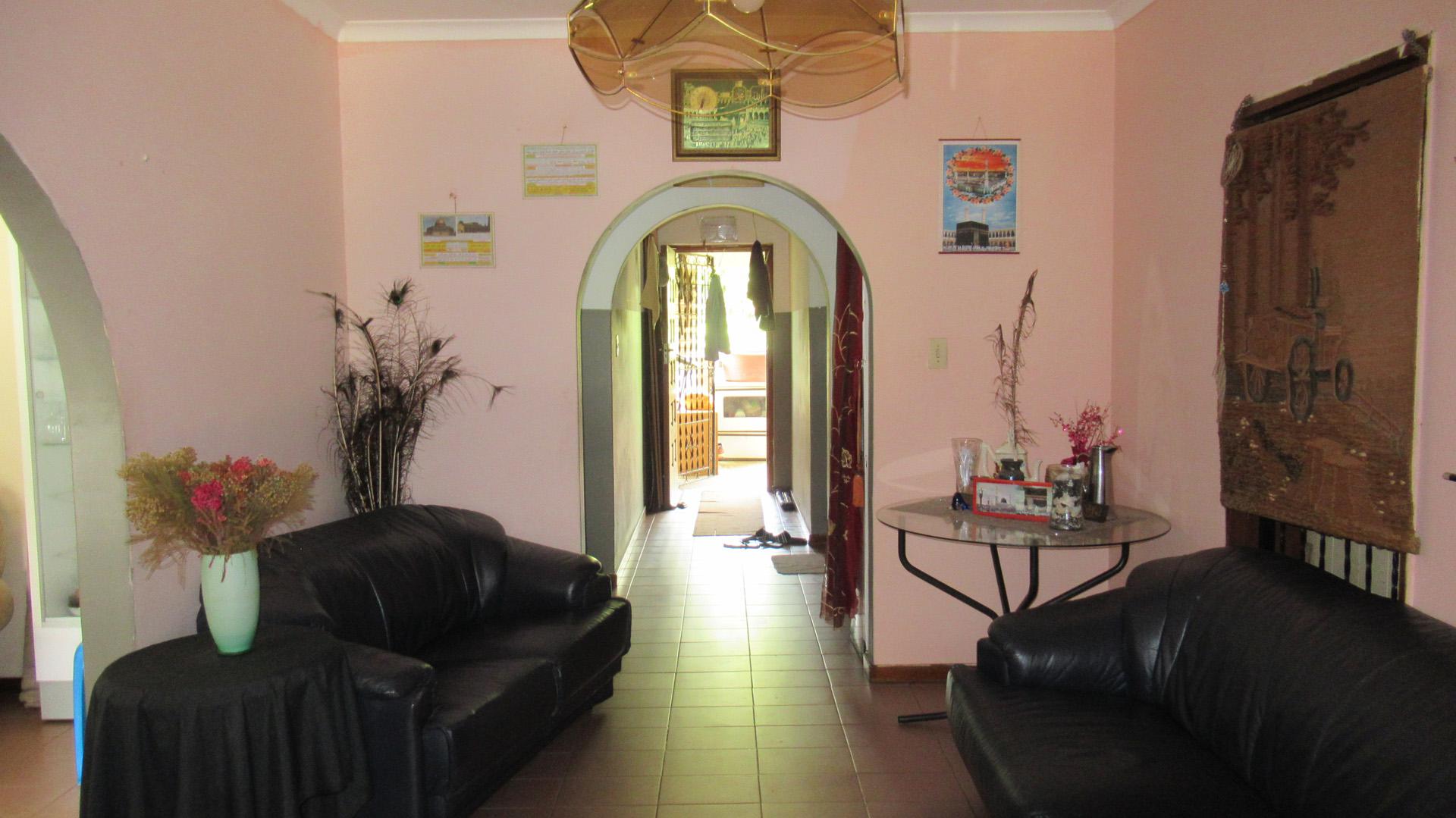 Lounges - 38 square meters of property in Motalabad