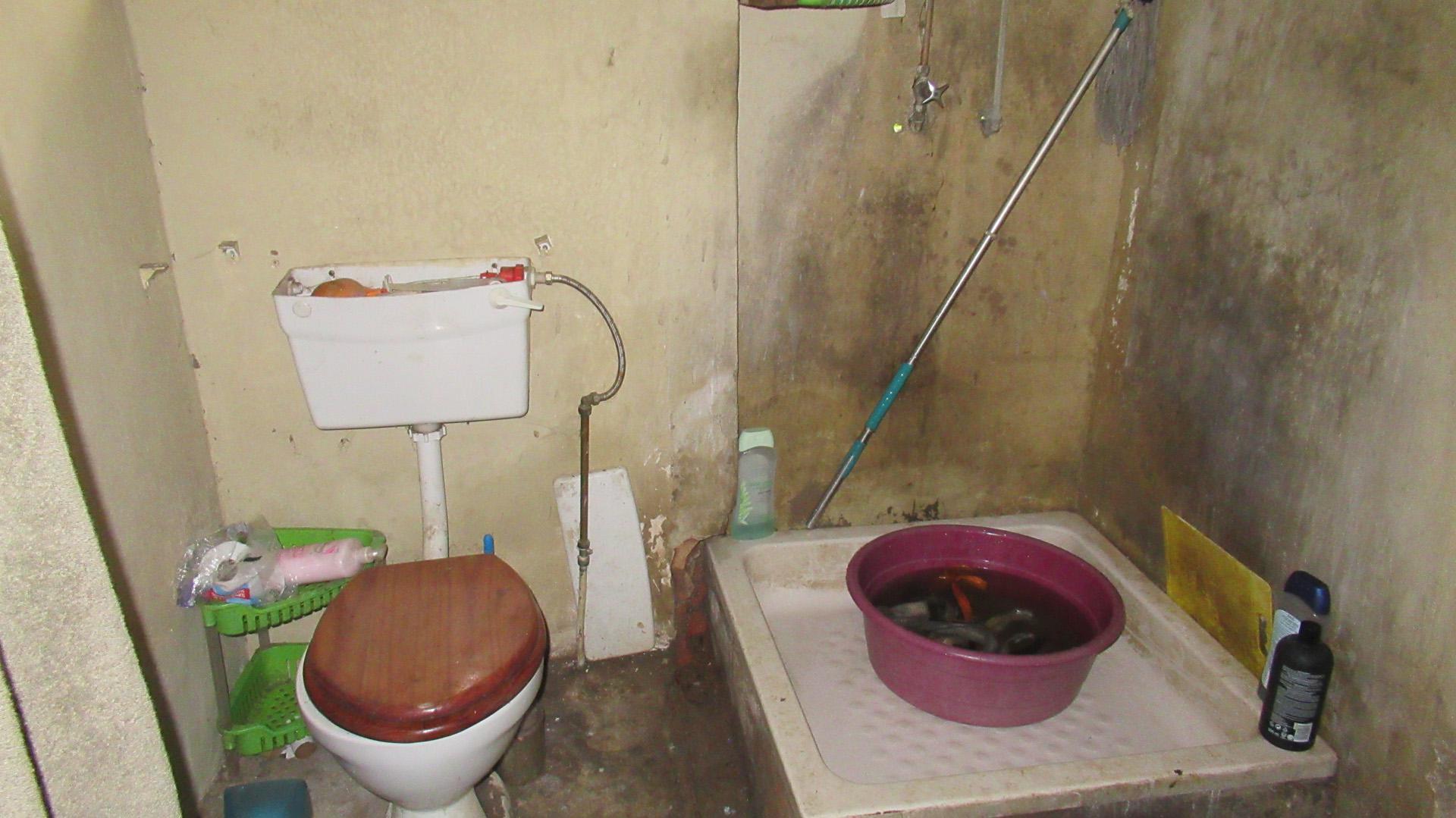 Bathroom 3+ - 14 square meters of property in Motalabad