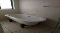 Main Bathroom - 7 square meters of property in Greenstone Hill