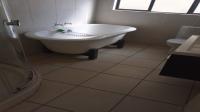 Bathroom 1 - 6 square meters of property in Greenstone Hill