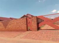 Front View of property in Spruitview
