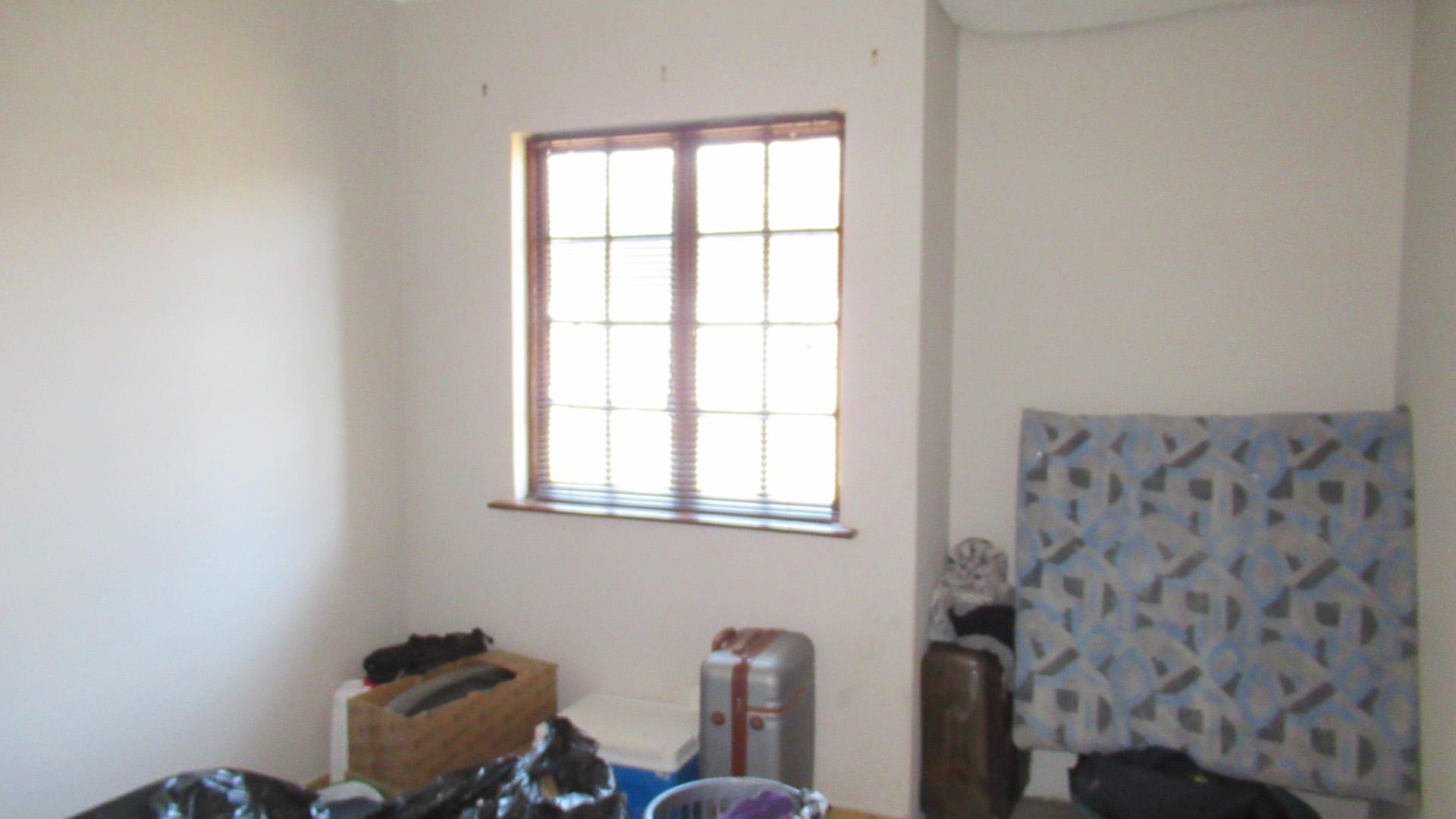 Bed Room 1 - 11 square meters of property in Prospecton