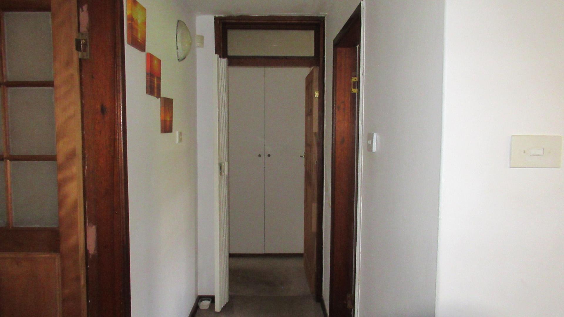 Spaces - 28 square meters of property in Amanzimtoti 