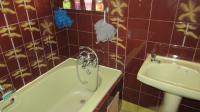 Main Bathroom - 6 square meters of property in Amanzimtoti 