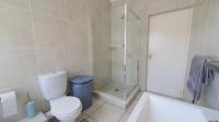 Bathroom 1 - 7 square meters of property in Oakdene