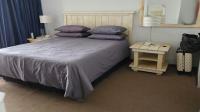 Main Bedroom - 14 square meters of property in Margate