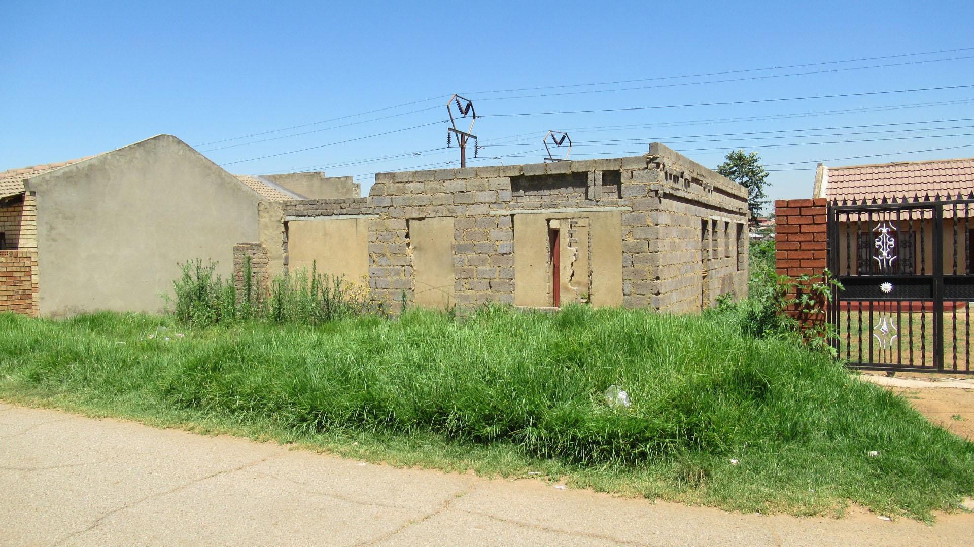 Front View of property in Emdeni South