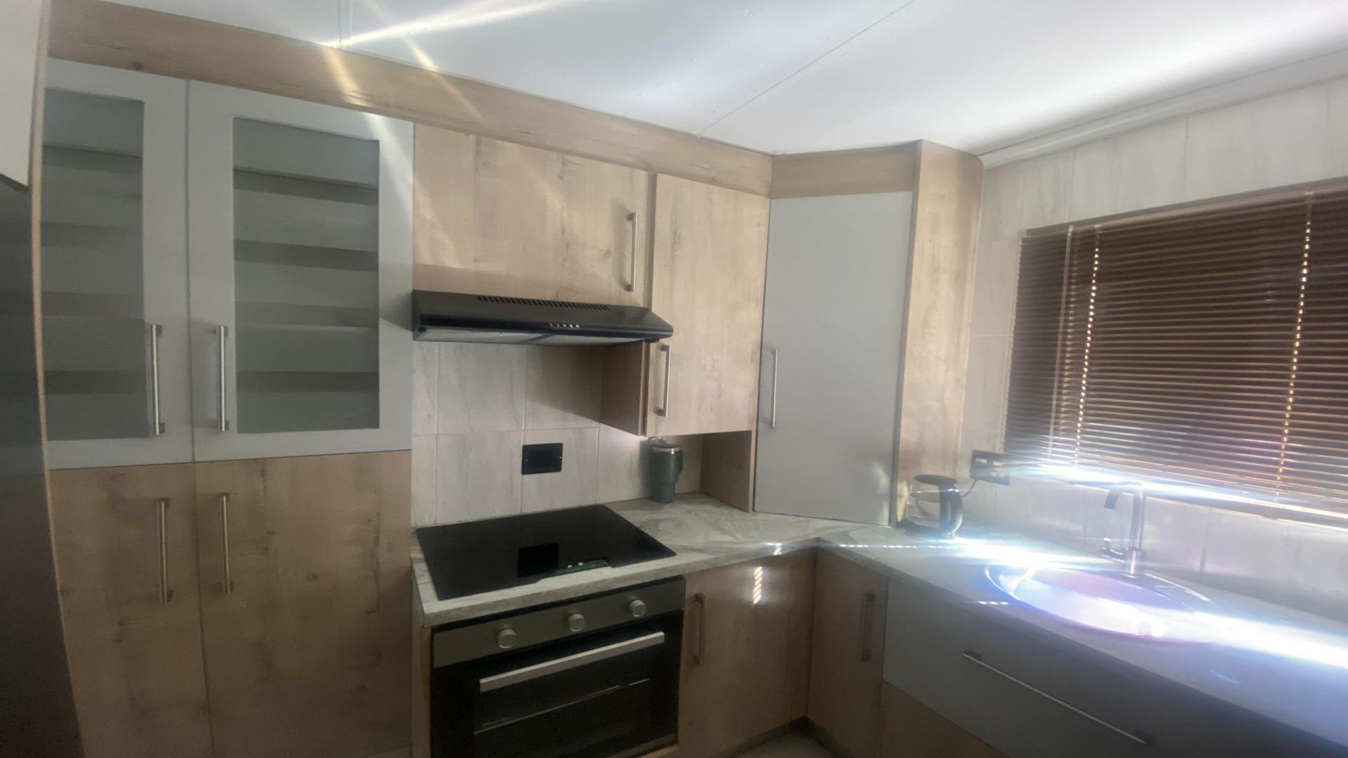 Kitchen of property in Daveyton